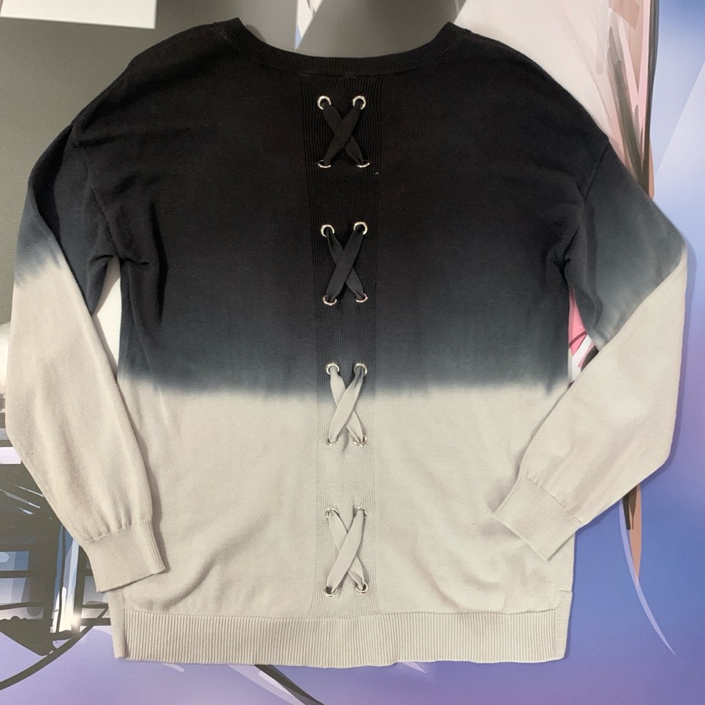 💀Rock & Republic Women's Knitted Long Sleeve Lace Up Back Ombre Sweater💀